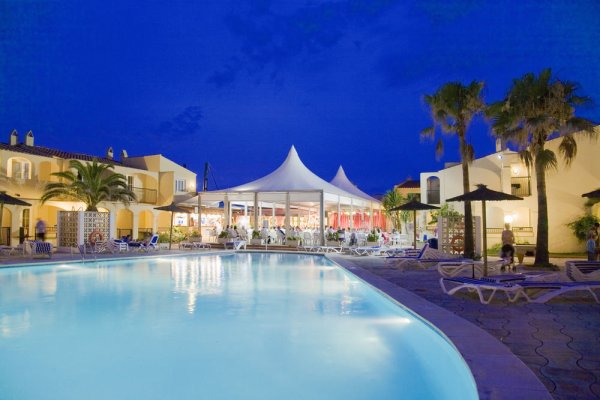 🌴
